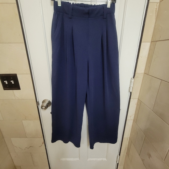 Halara NWT High Waist Pleated Textured Wide Leg-Pants Size Medium. - Picture 2 of 9